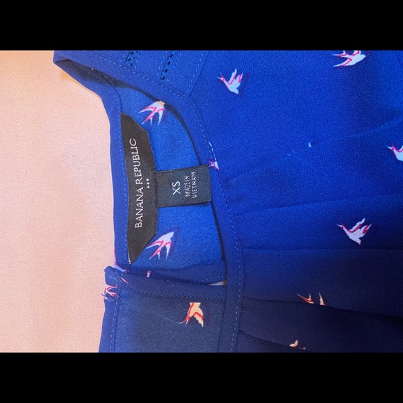Banana Republic/ blue bird blouse - Picture 3 of 9